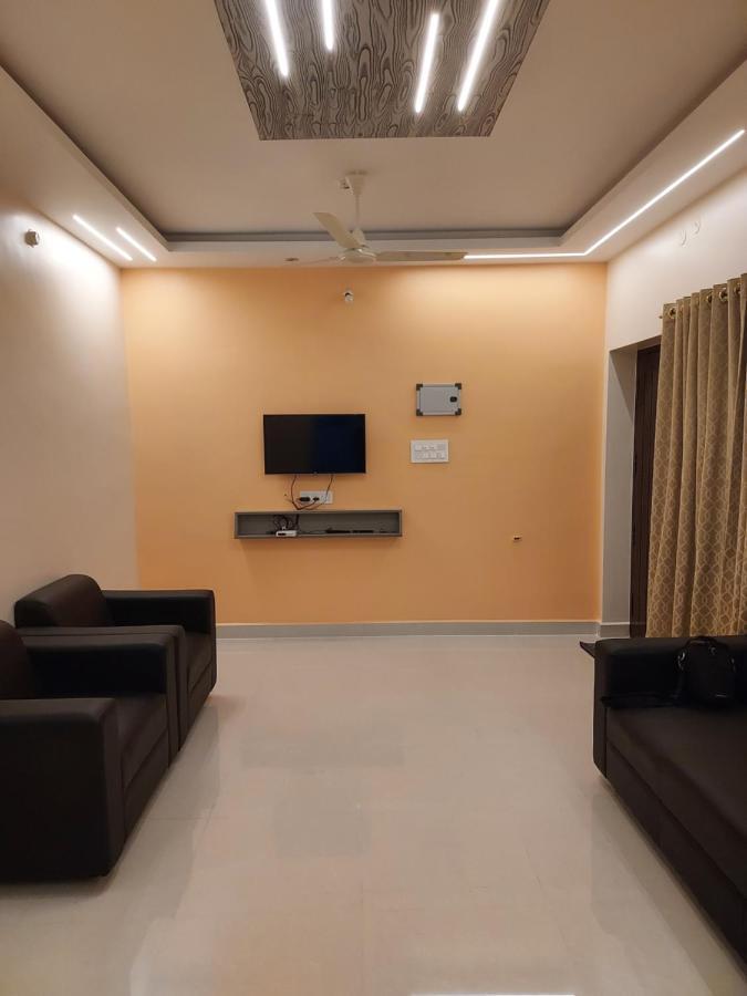 Srirangam Service Apartment Tiruchirappalli Zewnętrze zdjęcie
