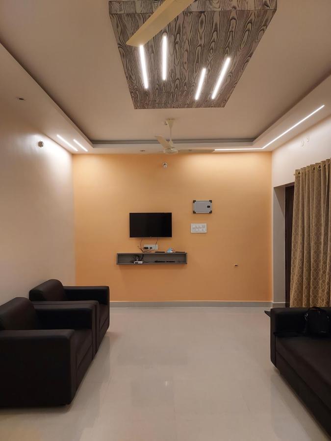 Srirangam Service Apartment Tiruchirappalli Zewnętrze zdjęcie