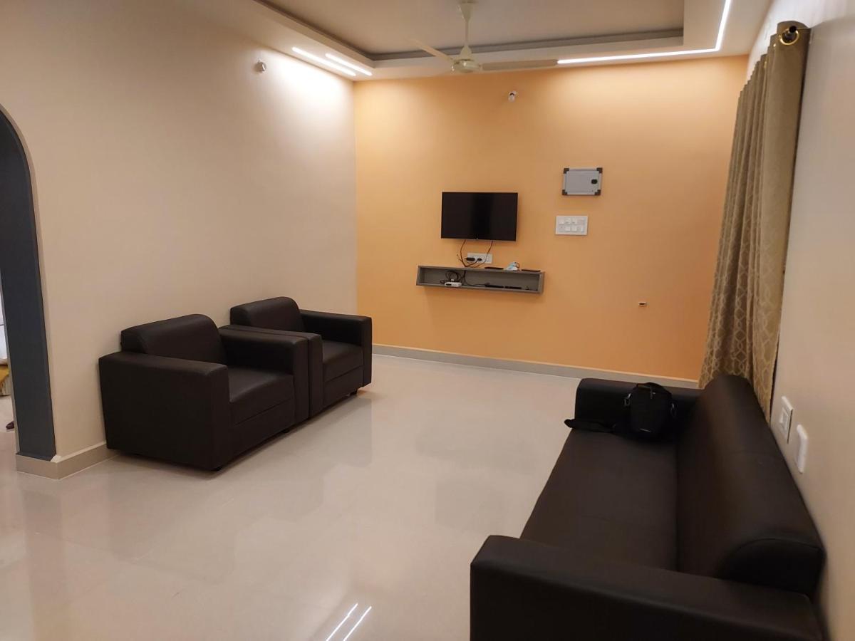 Srirangam Service Apartment Tiruchirappalli Zewnętrze zdjęcie